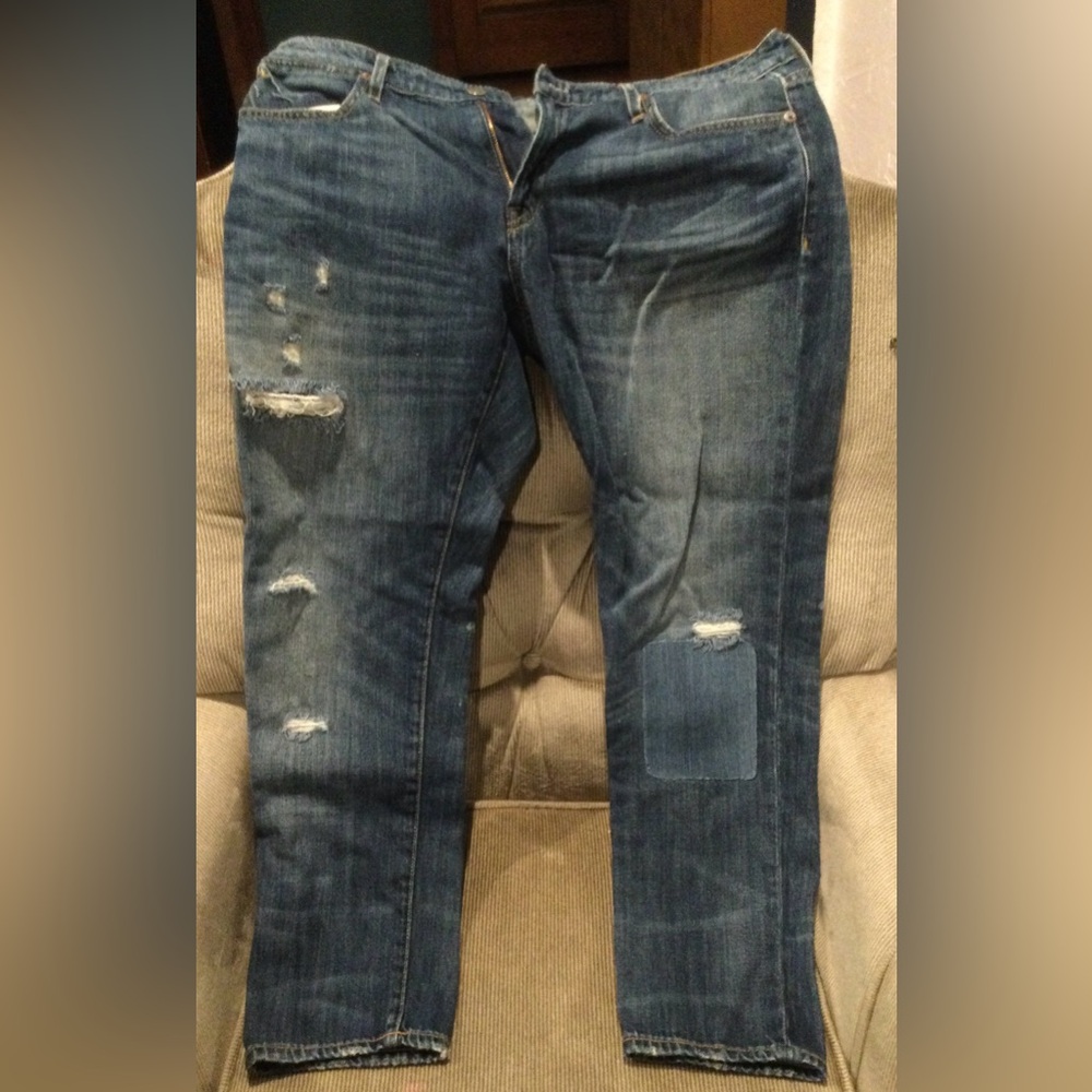 Polo size 30 Distressed Blue Jeans
